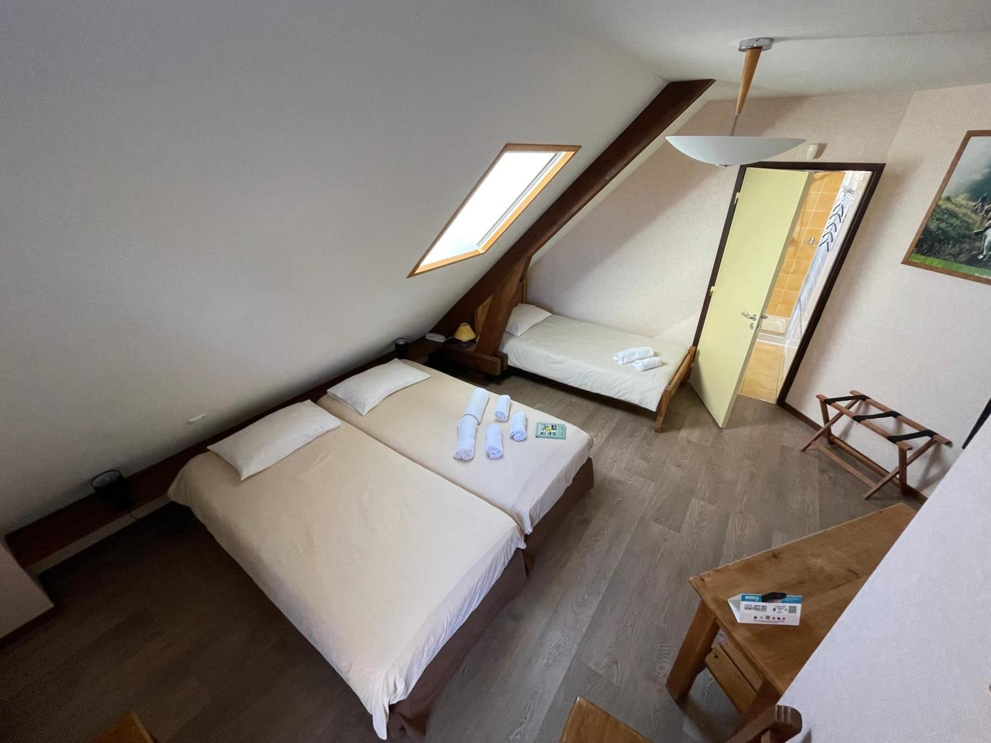 Logis Hotel Restaurant Auberge Du Bougnat Saint-Victor-la-Riviere Luaran gambar