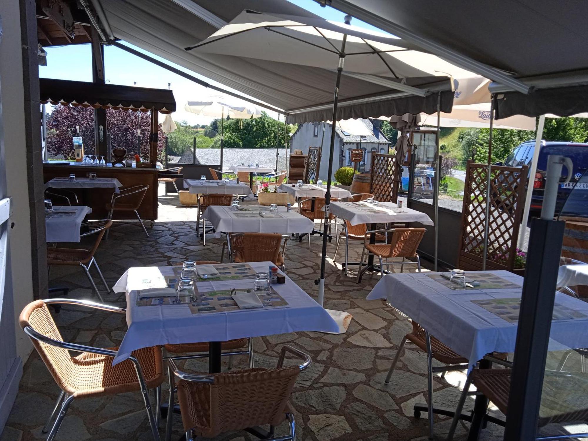 Logis Hotel Restaurant Auberge Du Bougnat Saint-Victor-la-Riviere Luaran gambar