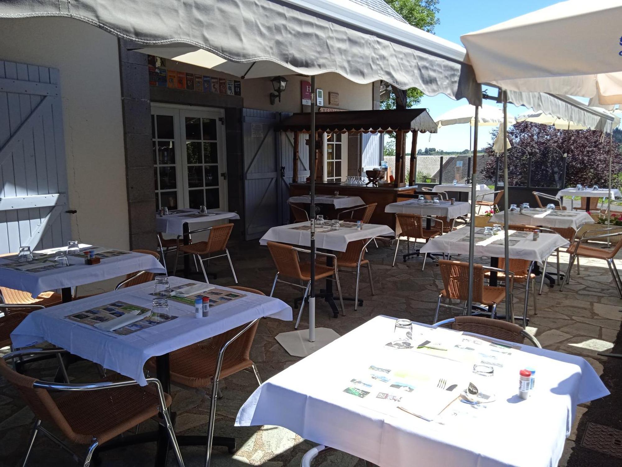 Logis Hotel Restaurant Auberge Du Bougnat Saint-Victor-la-Riviere Luaran gambar